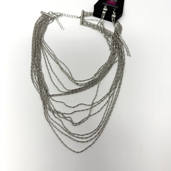 Paparazzi Dangle Earrings And Necklace Set In Silver New - Picture 2 of 6